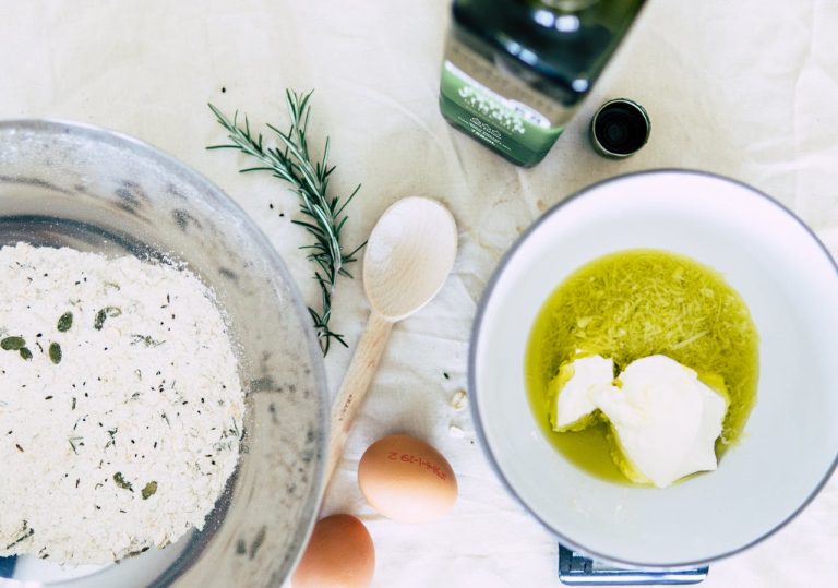 Olive Oil: The Golden Ingredient for Healthy and Delicious Meals
